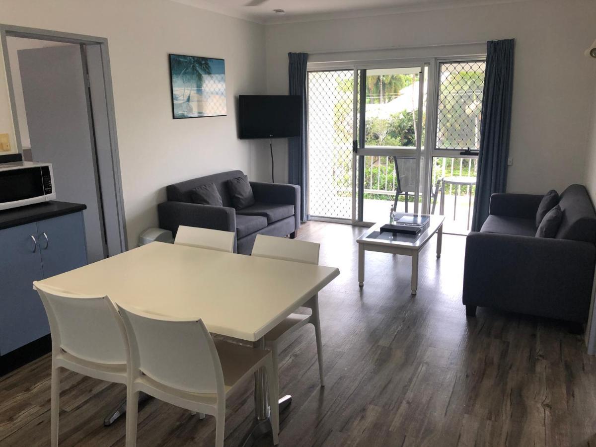 Cocos Holiday Apartments 트리니티비치 외부 사진